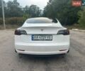 Белый Тесла Модель 3, объемом двигателя 0 л и пробегом 98 тыс. км за 18750 $, фото 7 на Automoto.ua