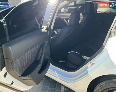 Белый Тесла Модель 3, объемом двигателя 0 л и пробегом 39 тыс. км за 21100 $, фото 23 на Automoto.ua