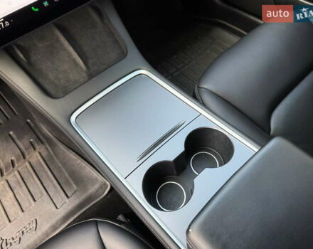 Белый Тесла Модель 3, объемом двигателя 0 л и пробегом 37 тыс. км за 19999 $, фото 151 на Automoto.ua