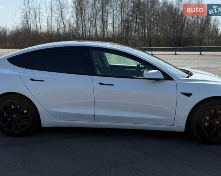 Белый Тесла Модель 3, объемом двигателя 0 л и пробегом 100 тыс. км за 19000 $, фото 4 на Automoto.ua