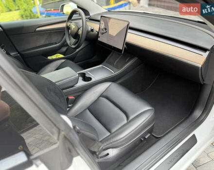 Білий Тесла Модель 3, об'ємом двигуна 0 л та пробігом 32 тис. км за 26900 $, фото 10 на Automoto.ua