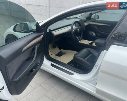 Білий Тесла Модель 3, об'ємом двигуна 0 л та пробігом 78 тис. км за 17200 $, фото 12 на Automoto.ua