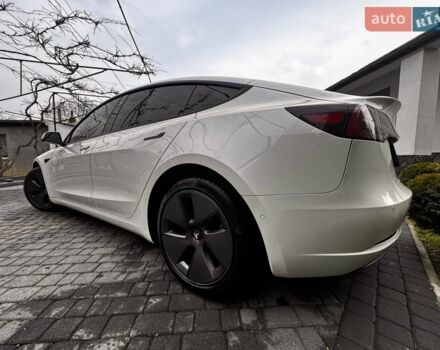 Белый Тесла Модель 3, объемом двигателя 0 л и пробегом 154 тыс. км за 14699 $, фото 29 на Automoto.ua