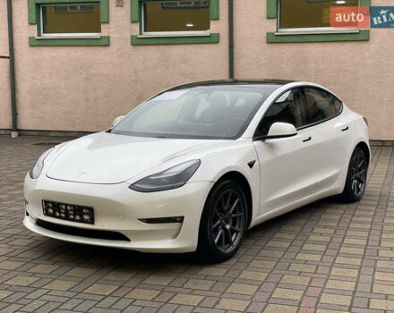 Белый Тесла Модель 3, объемом двигателя 0 л и пробегом 34 тыс. км за 18000 $, фото 11 на Automoto.ua