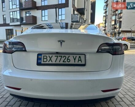Белый Тесла Модель 3, объемом двигателя 0 л и пробегом 117 тыс. км за 18888 $, фото 9 на Automoto.ua