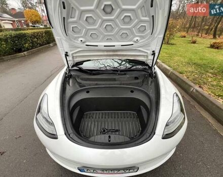 Білий Тесла Модель 3, об'ємом двигуна 0 л та пробігом 154 тис. км за 13999 $, фото 42 на Automoto.ua