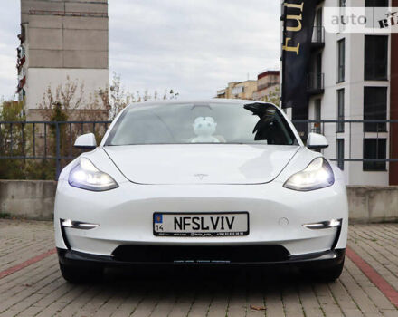 Белый Тесла Модель 3, объемом двигателя 0 л и пробегом 35 тыс. км за 21000 $, фото 64 на Automoto.ua