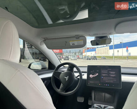 Білий Тесла Модель 3, об'ємом двигуна 0 л та пробігом 85 тис. км за 23999 $, фото 18 на Automoto.ua