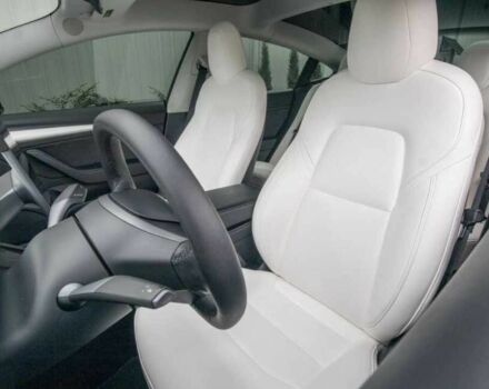 Білий Тесла Модель 3, об'ємом двигуна 0 л та пробігом 70 тис. км за 12900 $, фото 12 на Automoto.ua