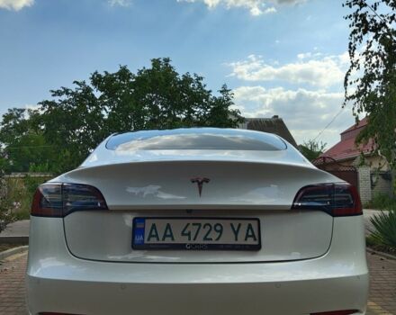 Белый Тесла Модель 3, объемом двигателя 0 л и пробегом 73 тыс. км за 20490 $, фото 3 на Automoto.ua