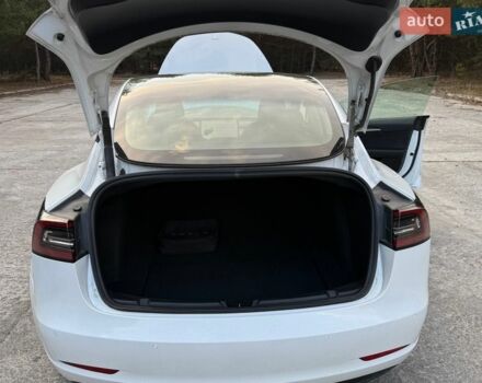 Белый Тесла Модель 3, объемом двигателя 0 л и пробегом 46 тыс. км за 20000 $, фото 12 на Automoto.ua