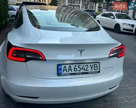 Білий Тесла Модель 3, об'ємом двигуна 0 л та пробігом 64 тис. км за 19999 $, фото 4 на Automoto.ua
