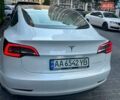Білий Тесла Модель 3, об'ємом двигуна 0 л та пробігом 64 тис. км за 19999 $, фото 4 на Automoto.ua