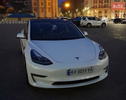 Белый Тесла Модель 3, объемом двигателя 0 л и пробегом 95 тыс. км за 18500 $, фото 4 на Automoto.ua