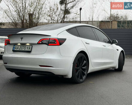 Білий Тесла Модель 3, об'ємом двигуна 0 л та пробігом 63 тис. км за 19500 $, фото 6 на Automoto.ua
