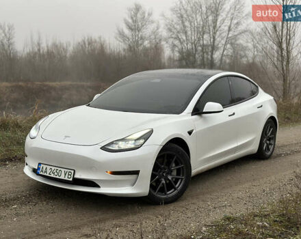 Білий Тесла Модель 3, об'ємом двигуна 0 л та пробігом 46 тис. км за 19999 $, фото 4 на Automoto.ua