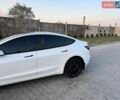 Білий Тесла Модель 3, об'ємом двигуна 0 л та пробігом 180 тис. км за 18800 $, фото 5 на Automoto.ua