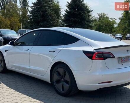 Білий Тесла Модель 3, об'ємом двигуна 0 л та пробігом 180 тис. км за 15300 $, фото 4 на Automoto.ua