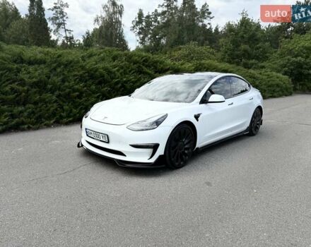 Тесла Модель 3 2021 у Малине на Automoto.ua Білий Тесла Модель 3, об'ємом двигуна 0 л та пробігом 75 тис. км за 24000 $, фото 2 на Automoto.ua