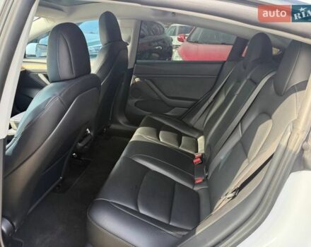 Білий Тесла Модель 3, об'ємом двигуна 0 л та пробігом 108 тис. км за 22999 $, фото 25 на Automoto.ua