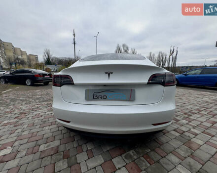 Білий Тесла Модель 3, об'ємом двигуна 0 л та пробігом 84 тис. км за 18300 $, фото 40 на Automoto.ua