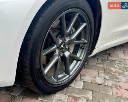 Білий Тесла Модель 3, об'ємом двигуна 0 л та пробігом 84 тис. км за 18900 $, фото 6 на Automoto.ua