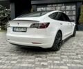 Білий Тесла Модель 3, об'ємом двигуна 0 л та пробігом 67 тис. км за 32500 $, фото 3 на Automoto.ua