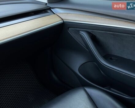 Білий Тесла Модель 3, об'ємом двигуна 0 л та пробігом 185 тис. км за 16500 $, фото 53 на Automoto.ua