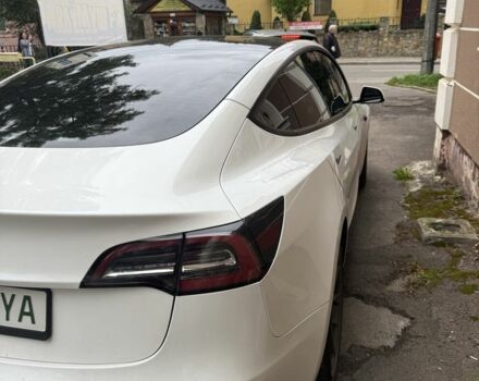 Білий Тесла Модель 3, об'ємом двигуна 0 л та пробігом 77 тис. км за 17800 $, фото 2 на Automoto.ua