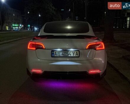 Білий Тесла Модель 3, об'ємом двигуна 0 л та пробігом 96 тис. км за 18500 $, фото 10 на Automoto.ua
