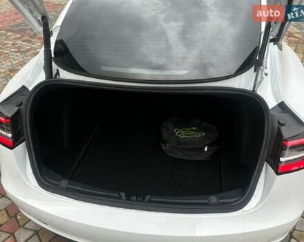 Білий Тесла Модель 3, об'ємом двигуна 0 л та пробігом 91 тис. км за 21500 $, фото 5 на Automoto.ua