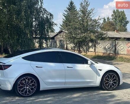 Білий Тесла Модель 3, об'ємом двигуна 0 л та пробігом 120 тис. км за 13900 $, фото 6 на Automoto.ua