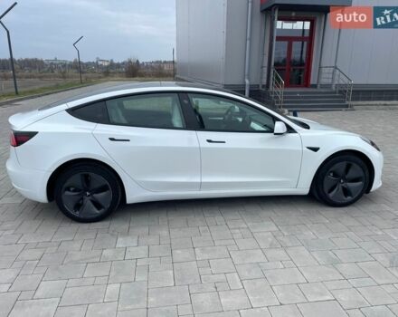 Білий Тесла Модель 3, об'ємом двигуна 0 л та пробігом 61 тис. км за 16700 $, фото 9 на Automoto.ua