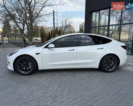 Белый Тесла Модель 3, объемом двигателя 0 л и пробегом 37 тыс. км за 19999 $, фото 19 на Automoto.ua