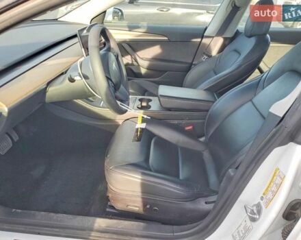 Белый Тесла Модель 3, объемом двигателя 0 л и пробегом 82 тыс. км за 4000 $, фото 6 на Automoto.ua