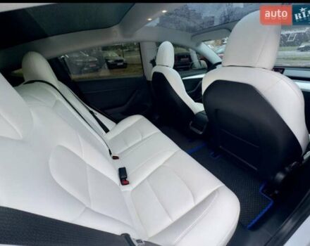Білий Тесла Модель 3, об'ємом двигуна 0 л та пробігом 84 тис. км за 18900 $, фото 2 на Automoto.ua