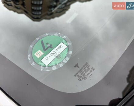 Белый Тесла Модель 3, объемом двигателя 0 л и пробегом 45 тыс. км за 29000 $, фото 50 на Automoto.ua