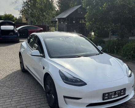 Білий Тесла Модель 3, об'ємом двигуна 0 л та пробігом 35 тис. км за 17600 $, фото 2 на Automoto.ua