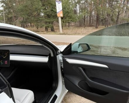 Білий Тесла Модель 3, об'ємом двигуна 0 л та пробігом 75 тис. км за 15500 $, фото 17 на Automoto.ua
