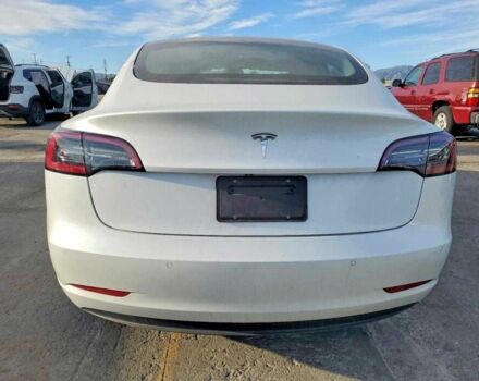 Белый Тесла Модель 3, объемом двигателя 0 л и пробегом 82 тыс. км за 4000 $, фото 5 на Automoto.ua