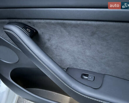 Белый Тесла Модель 3, объемом двигателя 0 л и пробегом 52 тыс. км за 21500 $, фото 27 на Automoto.ua