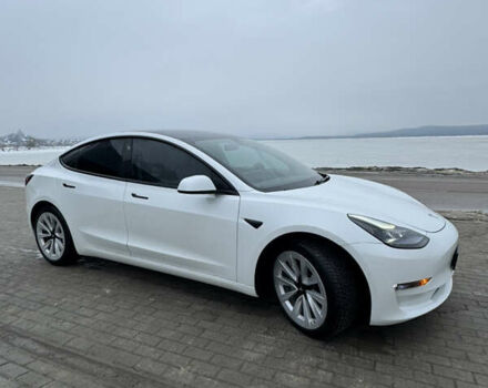 Білий Тесла Модель 3, об'ємом двигуна 0 л та пробігом 115 тис. км за 19999 $, фото 7 на Automoto.ua