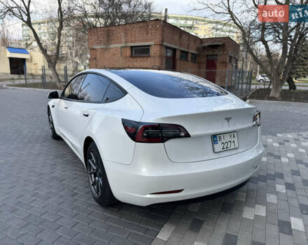 Белый Тесла Модель 3, объемом двигателя 0 л и пробегом 37 тыс. км за 19999 $, фото 35 на Automoto.ua
