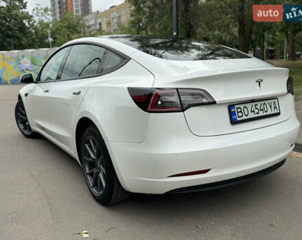 Белый Тесла Модель 3, объемом двигателя 0 л и пробегом 75 тыс. км за 16000 $, фото 4 на Automoto.ua