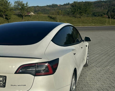 Білий Тесла Модель 3, об'ємом двигуна 0 л та пробігом 54 тис. км за 20955 $, фото 7 на Automoto.ua