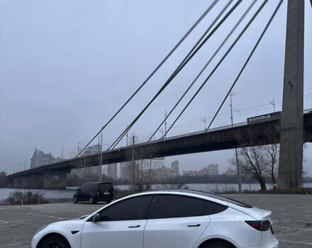 Белый Тесла Модель 3, объемом двигателя 0 л и пробегом 60 тыс. км за 18000 $, фото 4 на Automoto.ua