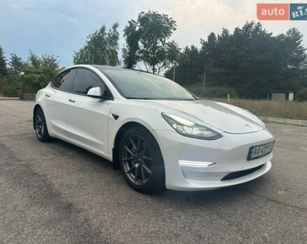 Белый Тесла Модель 3, объемом двигателя 0 л и пробегом 98 тыс. км за 18750 $, фото 3 на Automoto.ua