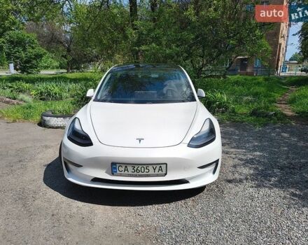 Белый Тесла Модель 3, объемом двигателя 0 л и пробегом 64 тыс. км за 18500 $, фото 1 на Automoto.ua