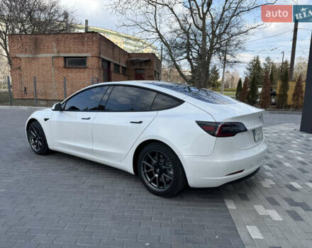 Белый Тесла Модель 3, объемом двигателя 0 л и пробегом 37 тыс. км за 19999 $, фото 29 на Automoto.ua