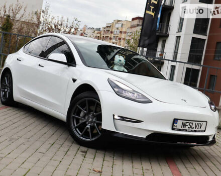 Белый Тесла Модель 3, объемом двигателя 0 л и пробегом 35 тыс. км за 21000 $, фото 60 на Automoto.ua
